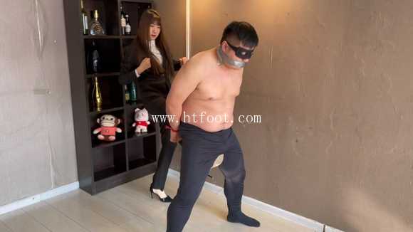 2tf3kwypzk1.jpg