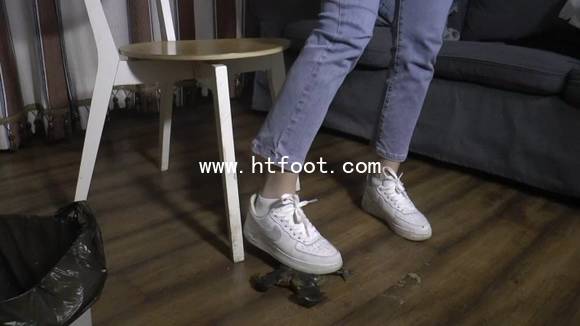 aof1ebaw32u.jpg
