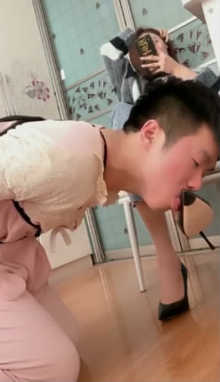 ueymsimclx5.jpg