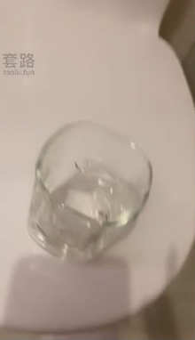 vr1fr3eluqt.jpg