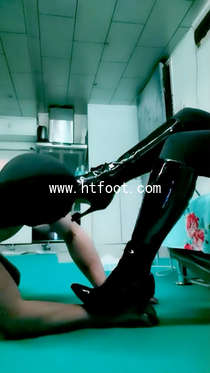 n100ftujee3.jpg