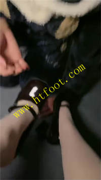 b451x3uvhda.jpg
