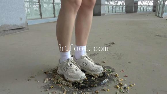 131535d33h8jaybf04uf7j.jpg
