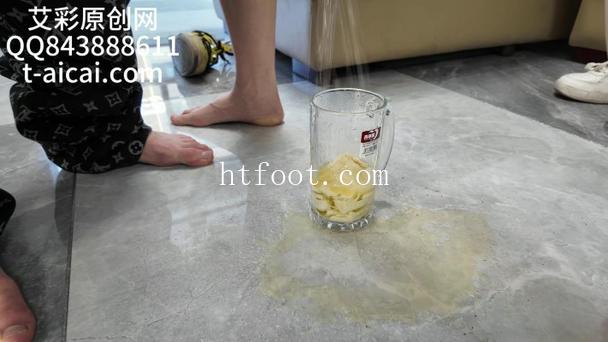 110637d2bmpybm96mcbhy7.jpg