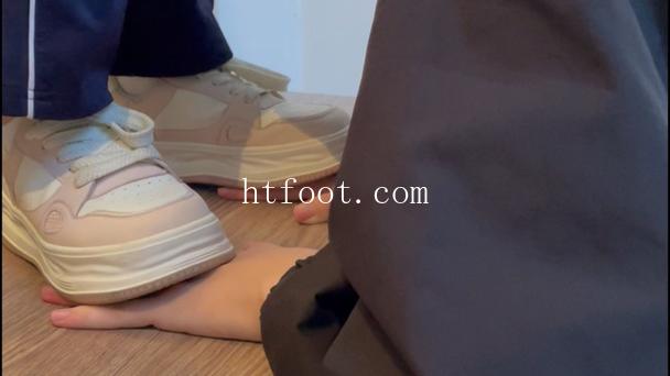121200rm8yz5456264r25c.jpg