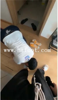 TL15375 安晴S逛街一天回家发现有只狗在门口23分钟