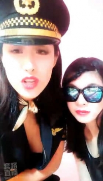 TL2179 上校女王 诱导闺蜜恋足