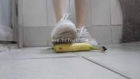 35753  学妹空军踩香蕉柠檬