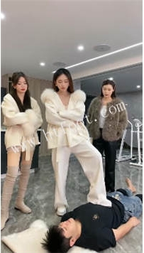 TL51550 银儿】超颜值三女斯踢头78分钟