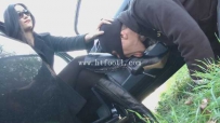 23976 蕾拉户外长靴深喉玩男人，她喜欢深喉
