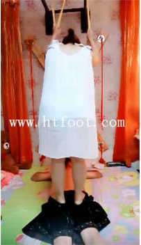 TL15406 帝都女皇黎大夫S全体重踩踏滴蜡耳光随意玩74分钟