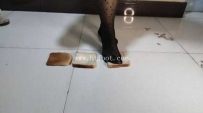 30415  丈母娘用黑丝脚制作早餐