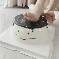 34828  酷黑莓子裸足踩踏蛋糕