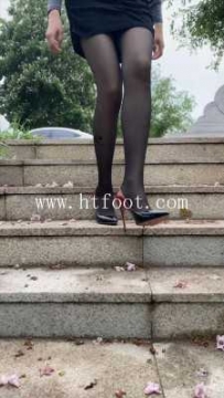 31527  【宝儿工作室】宝儿御姐风黑丝+红黑渐变高跟鞋踩花甲