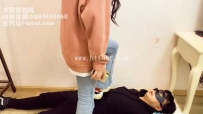 22551【子怡工作室】闺蜜的第一次踩踏【无声】