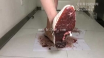 23615 小红平底鞋碾踩金鱼