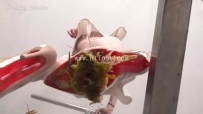 23516 443 - 白裙女神裸色高跟踩喷龙虾