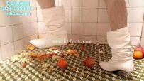 23564 白靴爆踢踩水果【苹果橘子】