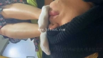 21807 大4学姐 白袜 裸足光脚踩脸 舔闻脚底 全体重踩脸